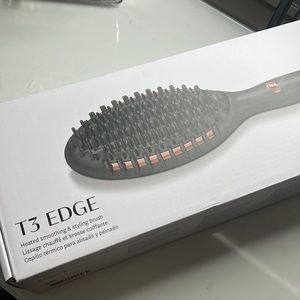 T3 Micro Edge Heated Styling Brush